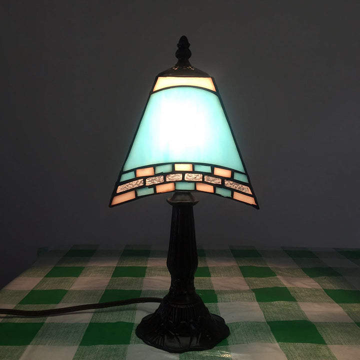 Lampe de table contemporaine en résine de verre côtière trapézoïdale à 1 lumière pour chevet 