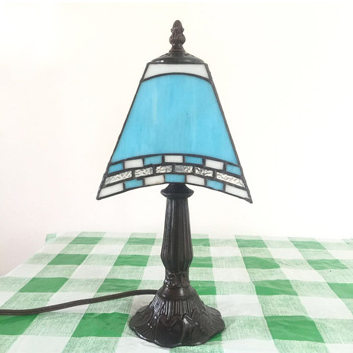 Lampe de table contemporaine en résine de verre côtière trapézoïdale à 1 lumière pour chevet 