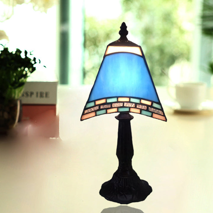 Lampe de table contemporaine en résine de verre côtière trapézoïdale à 1 lumière pour chevet 