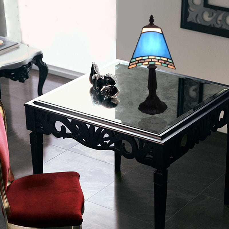 Lampe de table contemporaine en résine de verre côtière trapézoïdale à 1 lumière pour chevet 