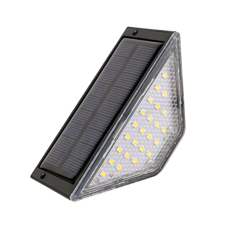 إضاءة LED مثلثية مقاومة للماء بالطاقة الشمسية ABS PS بتصميم بسيط حديث للإضاءة الخارجية لفناء خارجي 