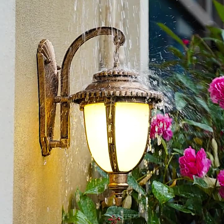 Traditionelle europäische wasserdichte Aluminiumglas-Wagenlaterne 1-flammige Wandleuchte für die Außenterrasse 