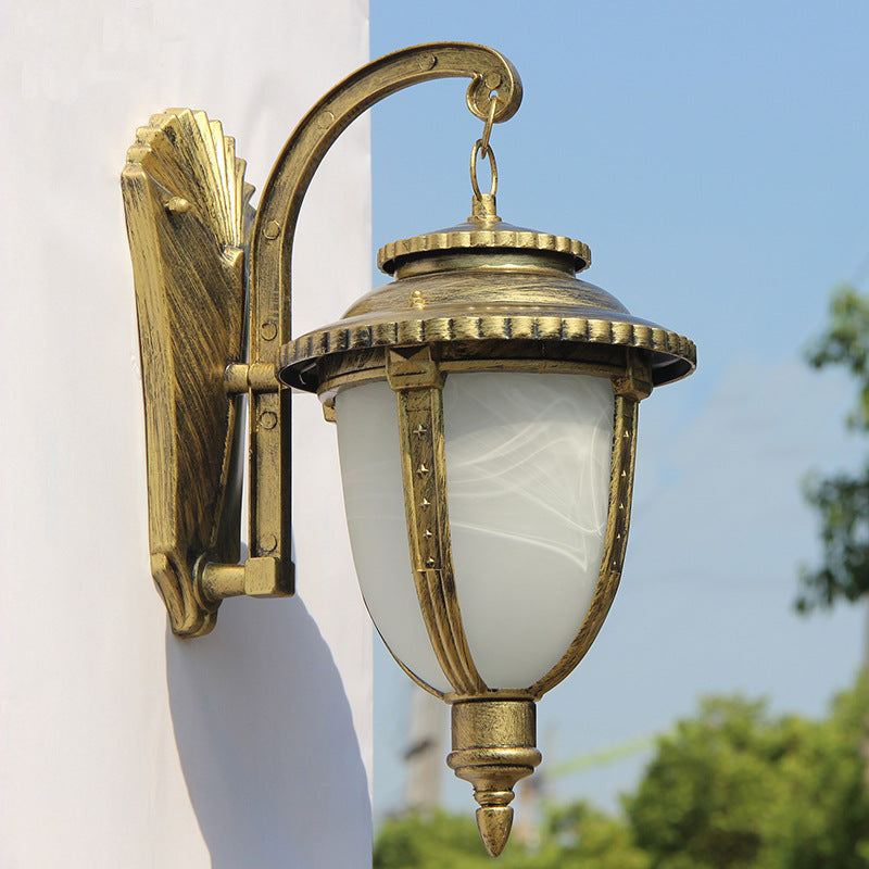 Lanterne de voiture en verre en aluminium étanche traditionnelle européenne à 1 lumière pour patio extérieur 