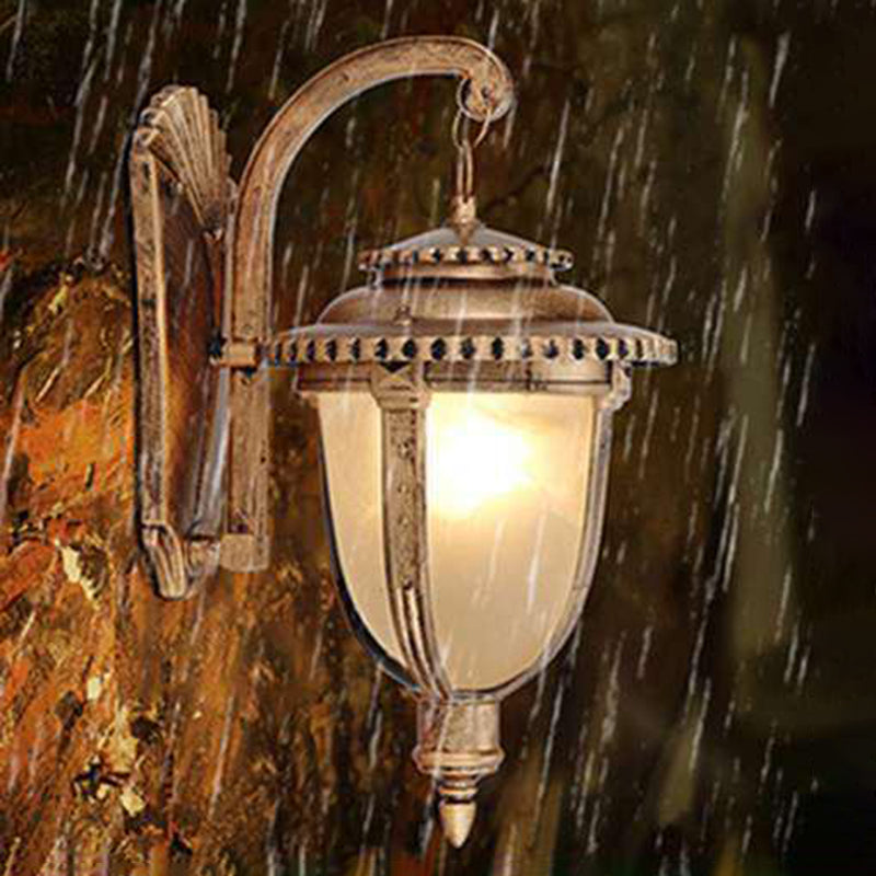 Lanterne de voiture en verre en aluminium étanche traditionnelle européenne à 1 lumière pour patio extérieur 