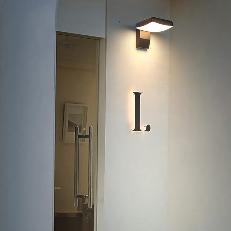 مصباح حائط LED حديث بسيط مقاوم للماء من الألومنيوم الدوار بشكل مربع أو دائري للفناء الخارجي 
