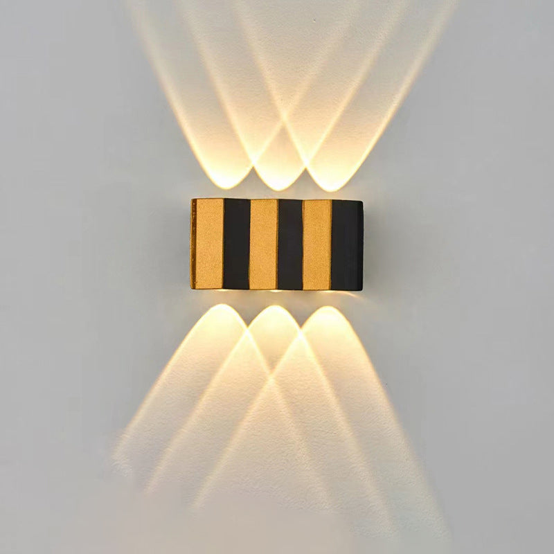 Lámpara de Aplique de Pared LED Impermeable de Aluminio Rectangular Doblada Hacia Arriba y Abajo de Simplicidad Moderna para Patio Exterior 