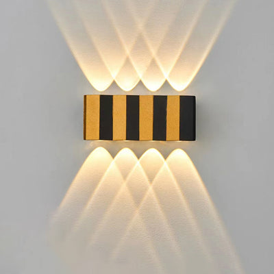 Lámpara de Aplique de Pared LED Impermeable de Aluminio Rectangular Doblada Hacia Arriba y Abajo de Simplicidad Moderna para Patio Exterior 