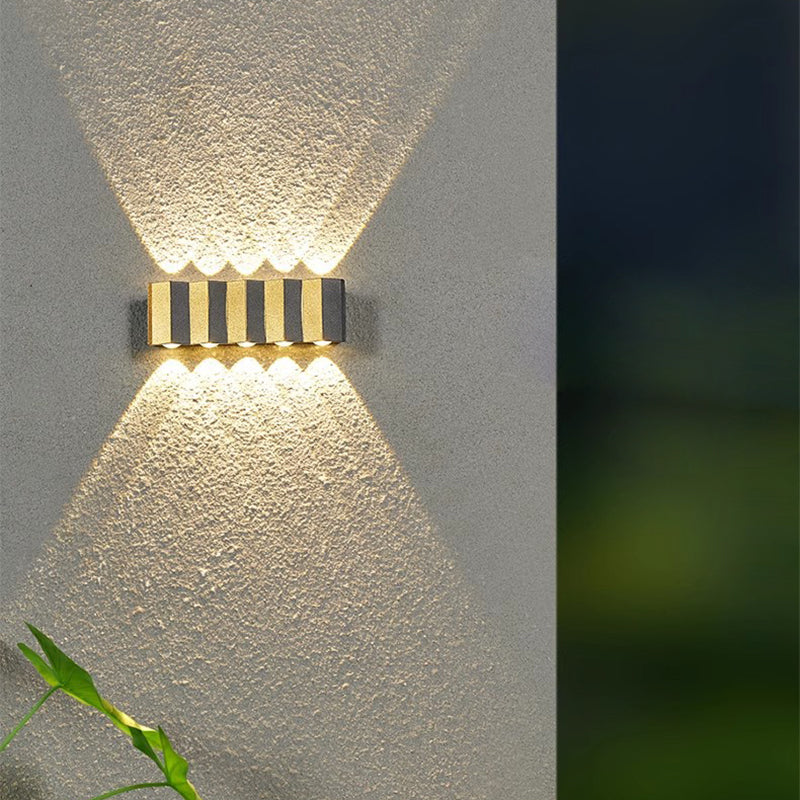 Lámpara de Aplique de Pared LED Impermeable de Aluminio Rectangular Doblada Hacia Arriba y Abajo de Simplicidad Moderna para Patio Exterior 