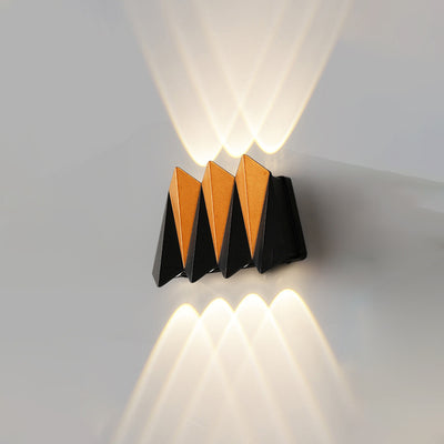 مصباح حائط LED مقاوم للماء من الألومنيوم المعاصر للإضاءة العلوية والسفلية للفناء الخارجي 