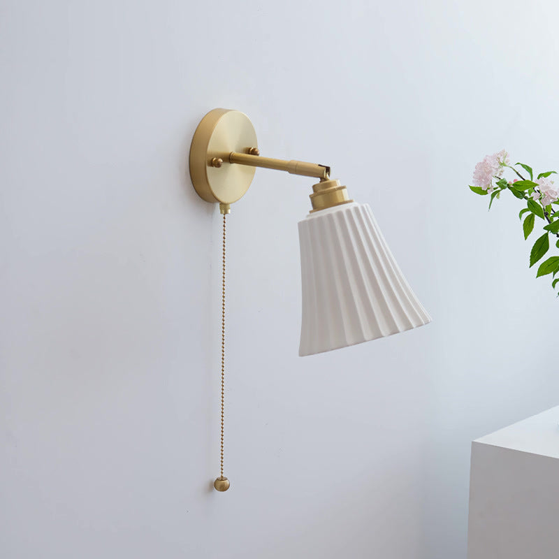 Traditionelle Französische Messing Keramik Verstellbare Horn Reißverschluss Schalter 1-Licht Wandleuchte Für das Bett 
