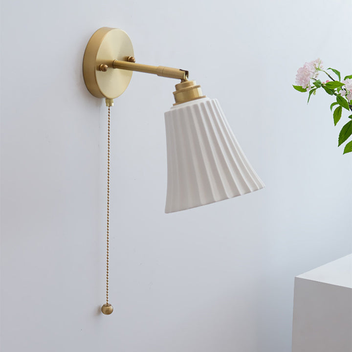 Lampe murale à 1 lumière avec interrupteur à glissière, corne réglable en céramique en laiton traditionnel français pour chevet 
