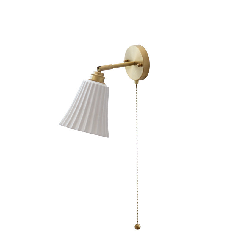 Lampe murale à 1 lumière avec interrupteur à glissière, corne réglable en céramique en laiton traditionnel français pour chevet 