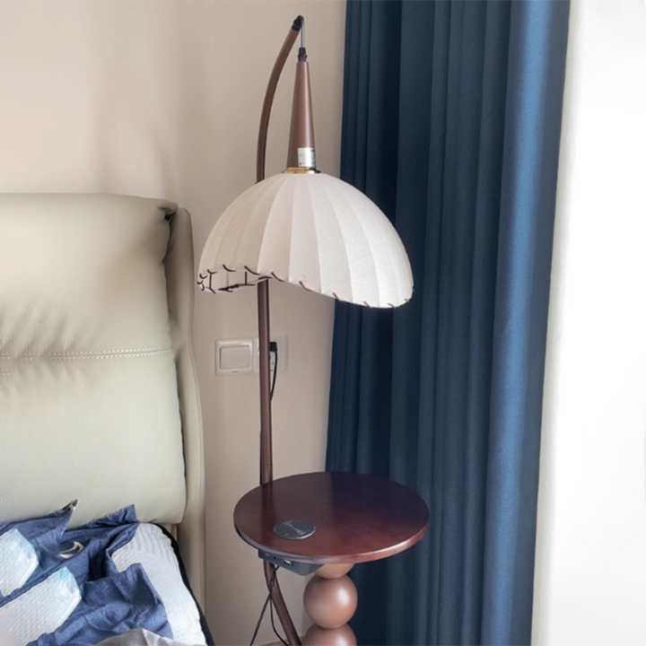 Zeitgenössische Retro Holz Eisen Stoff Kuppel Runde Regal 1-Licht Stehen Stehlampe Für Wohnzimmer 
