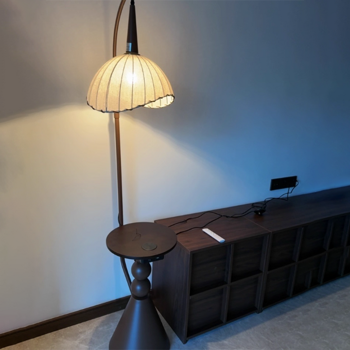 Zeitgenössische Retro Holz Eisen Stoff Kuppel Runde Regal 1-Licht Stehen Stehlampe Für Wohnzimmer 