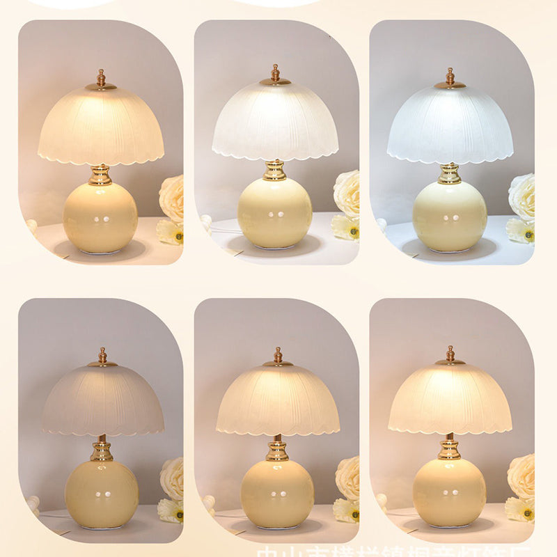 Lampe de table contemporaine nordique en céramique, métal, verre, boule, dôme, pétale à 1 lumière pour chevet 