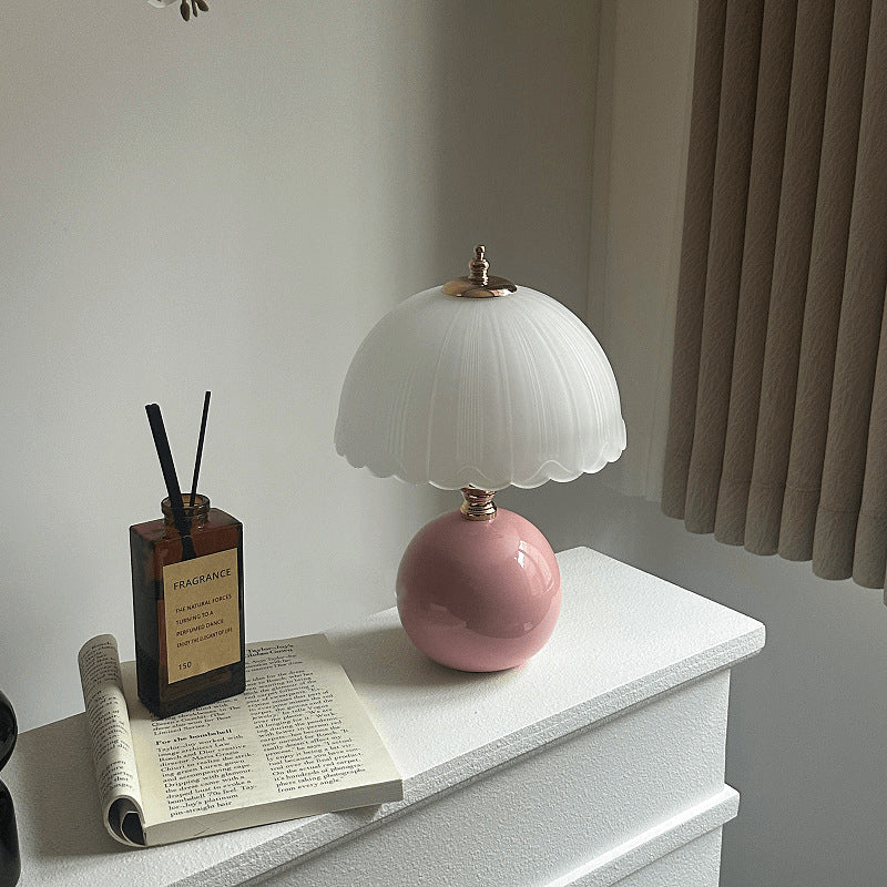 Lampe de table contemporaine nordique en céramique, métal, verre, boule, dôme, pétale à 1 lumière pour chevet 