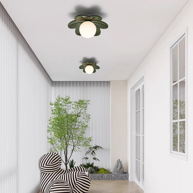 Plafonnier semi-encastré à 1 lumière en résine, métal et verre contemporain scandinave pour couloir 