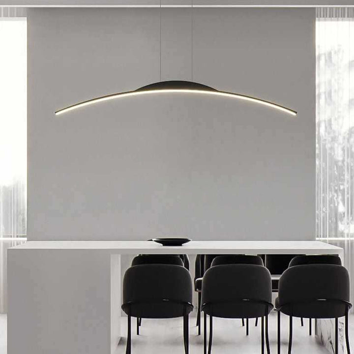 Moderne minimalistische Eisen-Aluminium-Silica-Streifen gebogene LED-Kronleuchter Insellicht für Esszimmer 