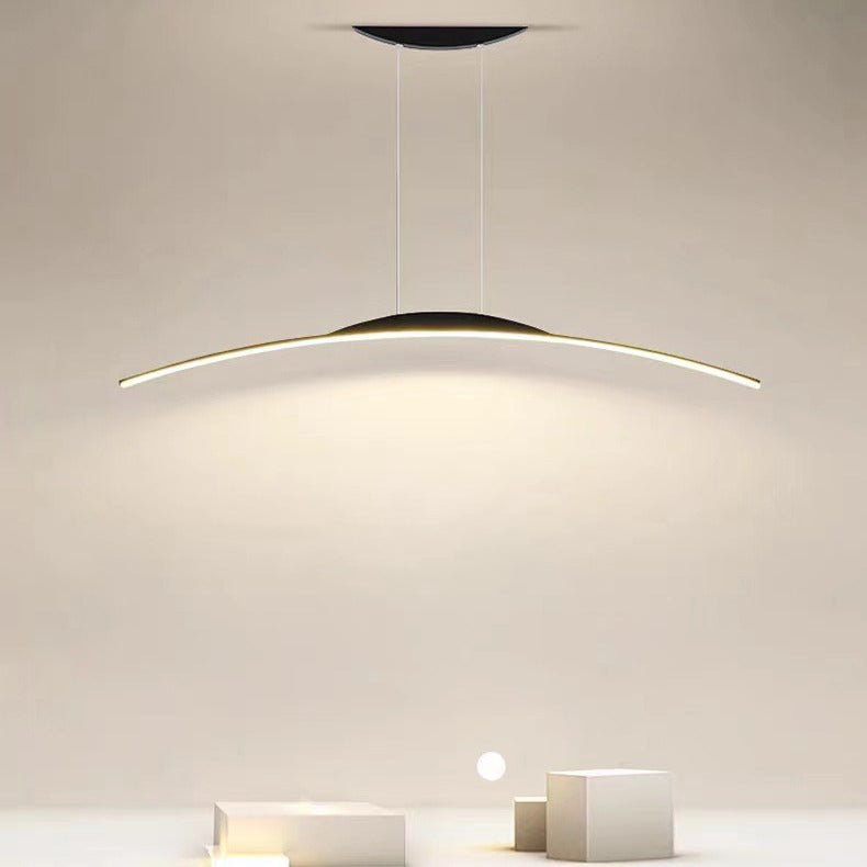 Moderne minimalistische Eisen-Aluminium-Silica-Streifen gebogene LED-Kronleuchter Insellicht für Esszimmer 
