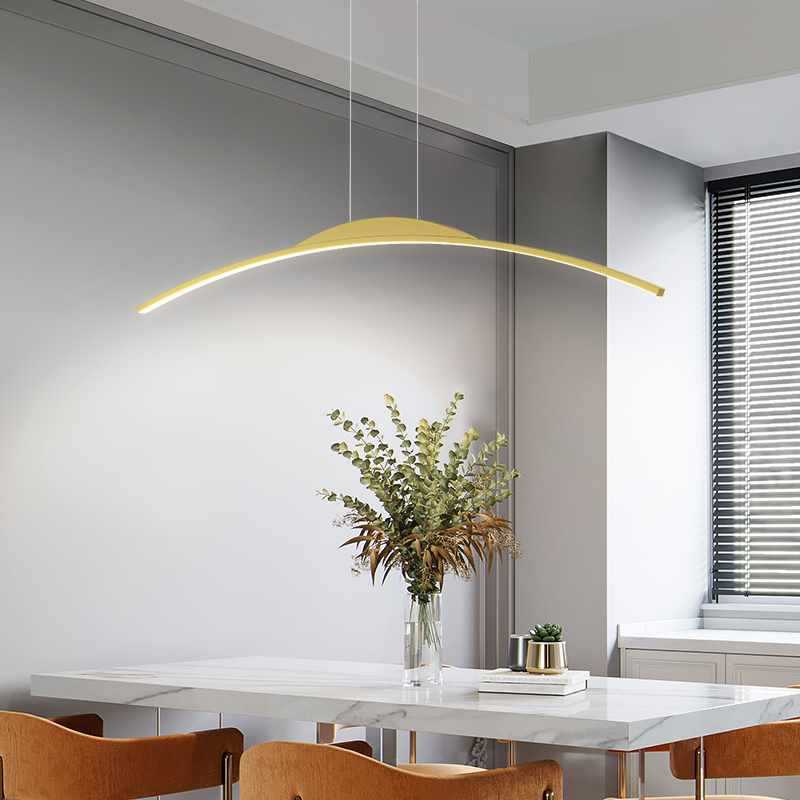 Moderne minimalistische Eisen-Aluminium-Silica-Streifen gebogene LED-Kronleuchter Insellicht für Esszimmer 