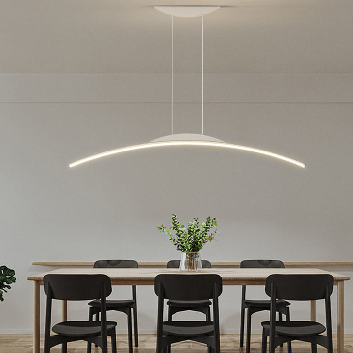 Moderne minimalistische Eisen-Aluminium-Silica-Streifen gebogene LED-Kronleuchter Insellicht für Esszimmer 