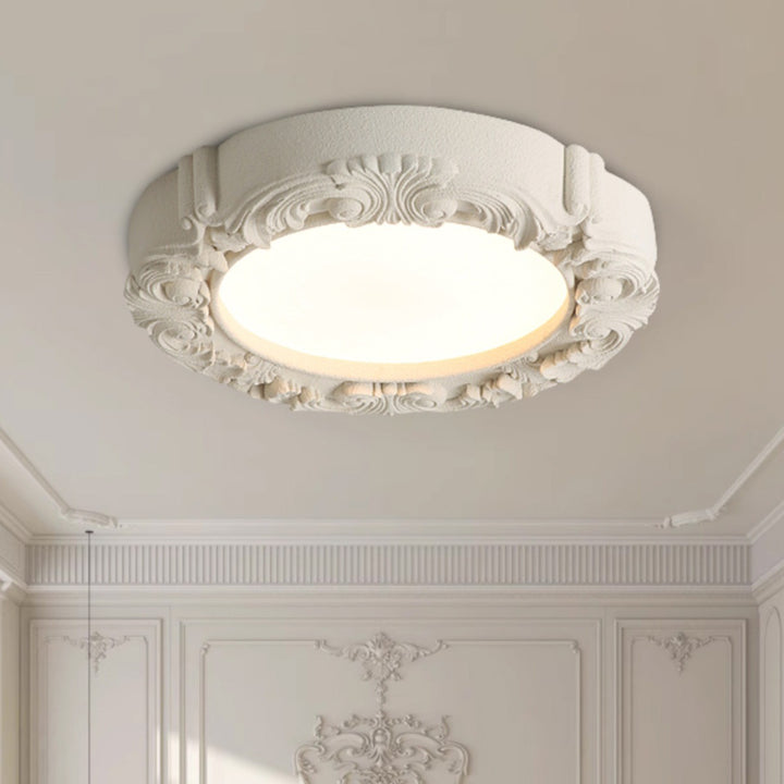 Traditionelle französische Harz Acryl Metall Rundrelief Skulptur LED Deckenleuchte für das Schlafzimmer 