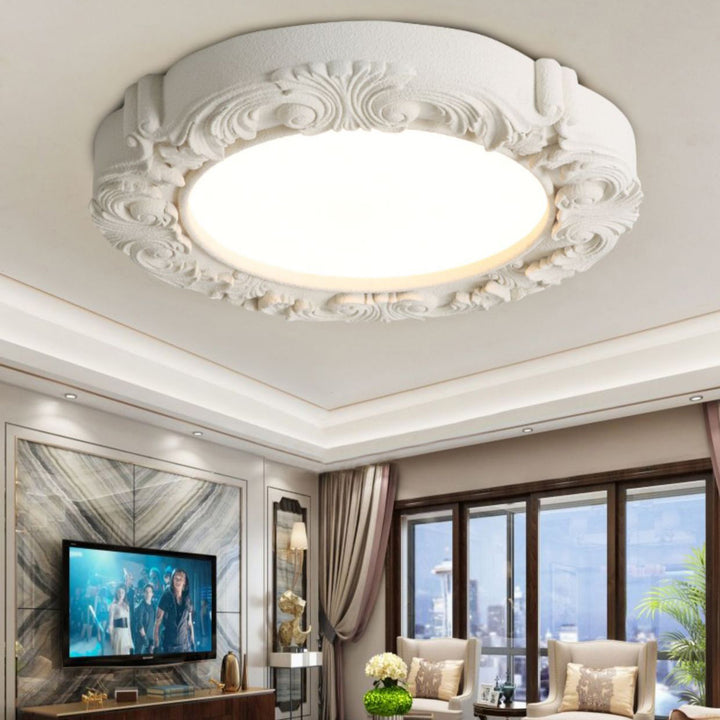 Traditionelle französische Harz Acryl Metall Rundrelief Skulptur LED Deckenleuchte für das Schlafzimmer 