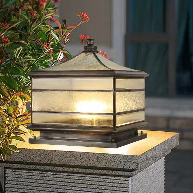 Éclairage paysager LED traditionnel chinois solaire étanche en cuivre avec verre dépoli en forme de cylindre pointu carré pour lumière extérieure pour patio extérieur 