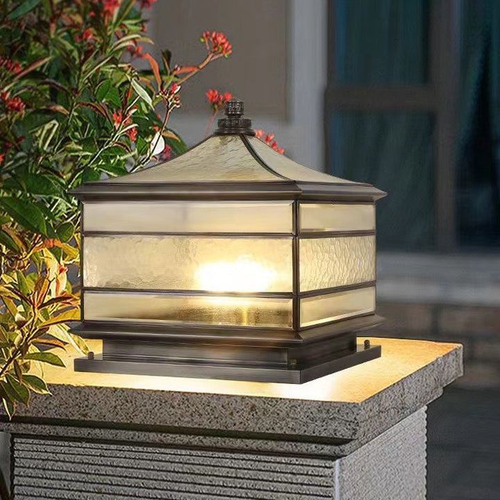 Éclairage paysager LED traditionnel chinois solaire étanche en cuivre avec verre dépoli en forme de cylindre pointu carré pour lumière extérieure pour patio extérieur 