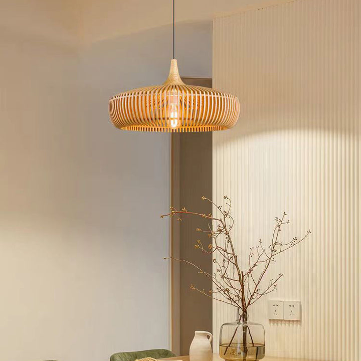 Lanterne en laiton japonais traditionnel avec bois creux, suspension ronde à 1 lumière pour salle à manger 
