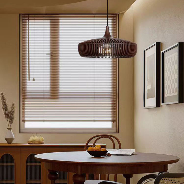 Lanterne en laiton japonais traditionnel avec bois creux, suspension ronde à 1 lumière pour salle à manger 