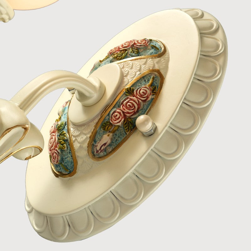 Applique murale à une lumière en résine traditionnelle européenne avec verre floral sculpté pour chevet 