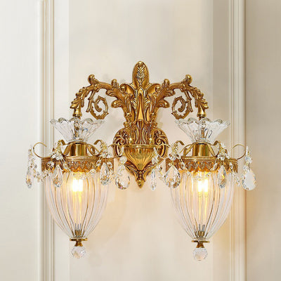 Traditionelle europäische Legierung Messing Glas Kristall tropfenförmige geschnitzte 1/2 Licht Wandlampe für Wohnzimmer 