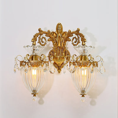 Traditionelle europäische Legierung Messing Glas Kristall tropfenförmige geschnitzte 1/2 Licht Wandlampe für Wohnzimmer 