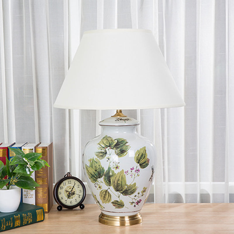 Lampe de table à 1 lumière avec peinture de feuille conique en pot en céramique de cuivre en tissu chinois traditionnel pour chevet 