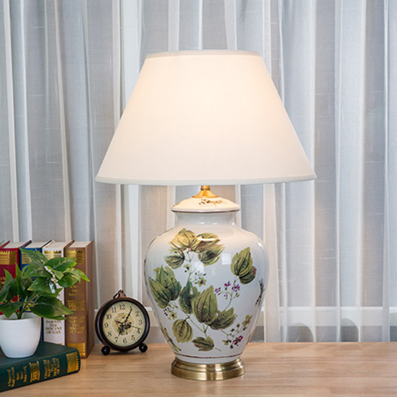 Lampe de table à 1 lumière avec peinture de feuille conique en pot en céramique de cuivre en tissu chinois traditionnel pour chevet 