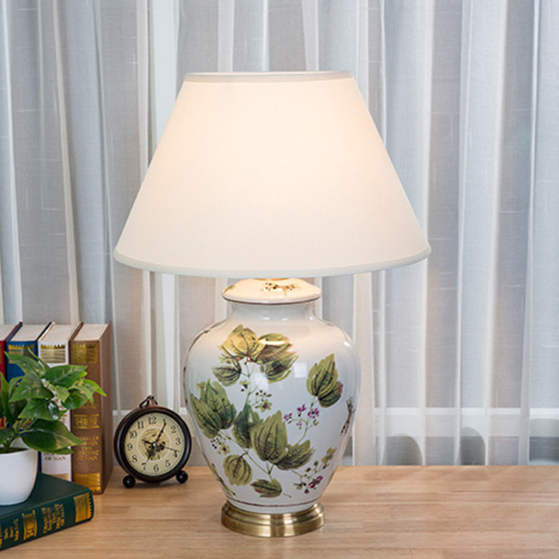 Lampe de table à 1 lumière avec peinture de feuille conique en pot en céramique de cuivre en tissu chinois traditionnel pour chevet 