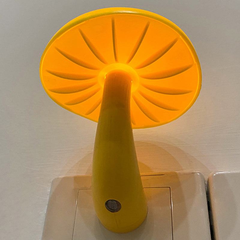 Lumière de nuit LED capteur de lumière champignon en plastique créatif contemporain petite lumière pour chevet 