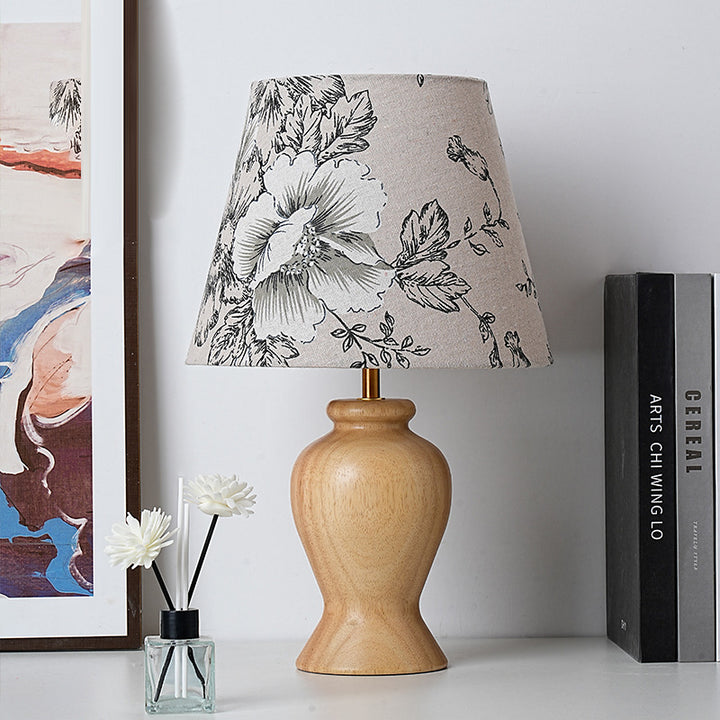Zeitgenössische Retro Holz Stoff Metall Kegel Zylinder Blumenmuster 1-Licht Tischlampe für den Nachttisch 