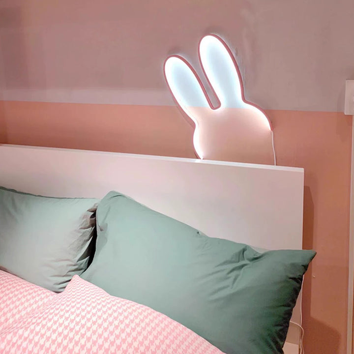 Zeitgenössische kreative Kinder Metall USB Hasenohren hängende LED Wandleuchte für Schlafzimmer 