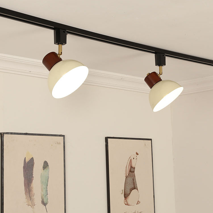 Zeitgenössische nordische Eisen-Holz-Schale Runde verstellbare 1/2/3/4/5 Licht-Schienenbeleuchtung Halbeinbau-Deckenleuchte für Esszimmer 