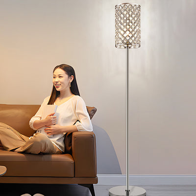Lampe de sol moderne de luxe en fer avec cylindre en cristal à 1 lumière pour le salon 