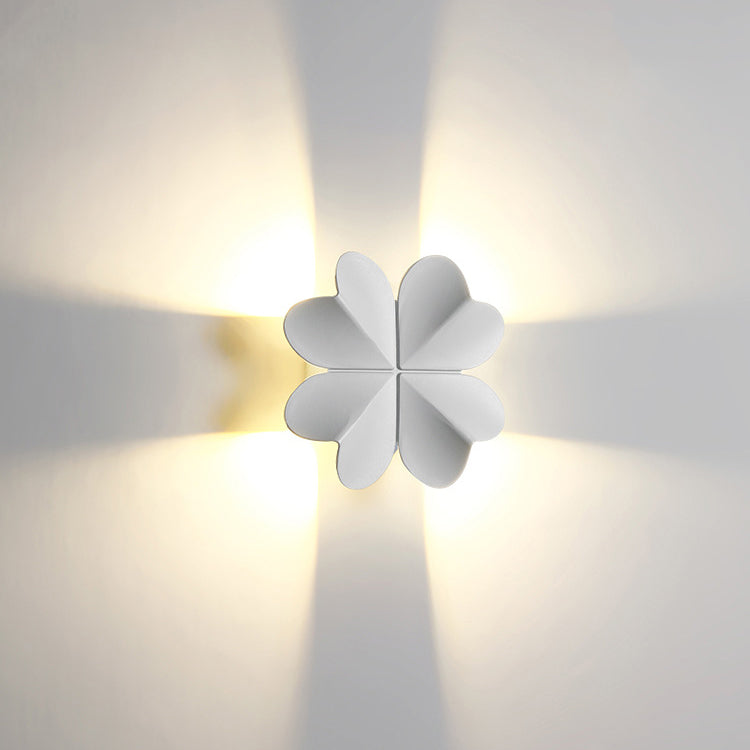 Applique murale LED en aluminium étanche créative contemporaine à quatre feuilles pour patio extérieur 