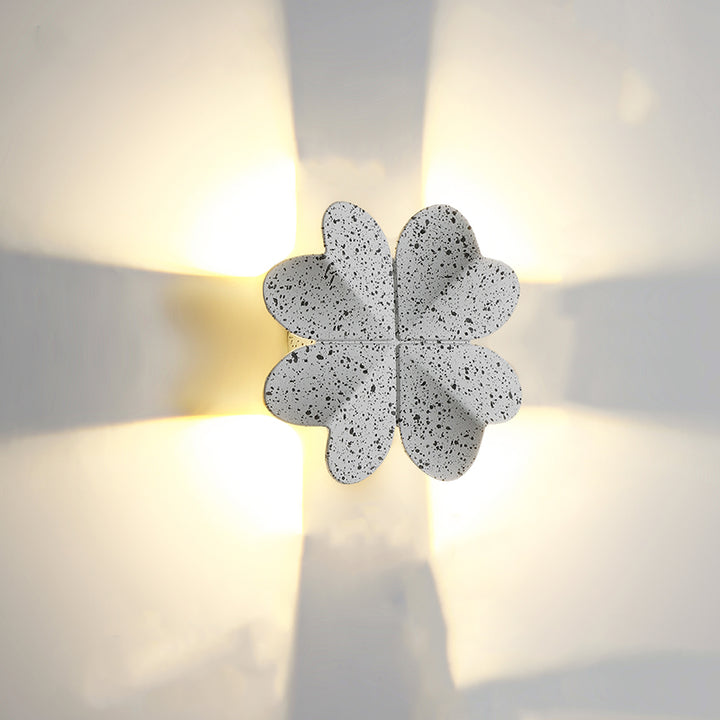 Applique murale LED en aluminium étanche créative contemporaine à quatre feuilles pour patio extérieur 