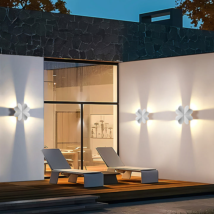 Applique murale LED en aluminium étanche créative contemporaine à quatre feuilles pour patio extérieur 