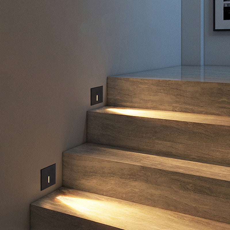 مصباح حائط LED مربع مدمج مقاوم للماء مصنوع من سبائك الألومنيوم والصلب بتصميم عصري بسيط للممرات 