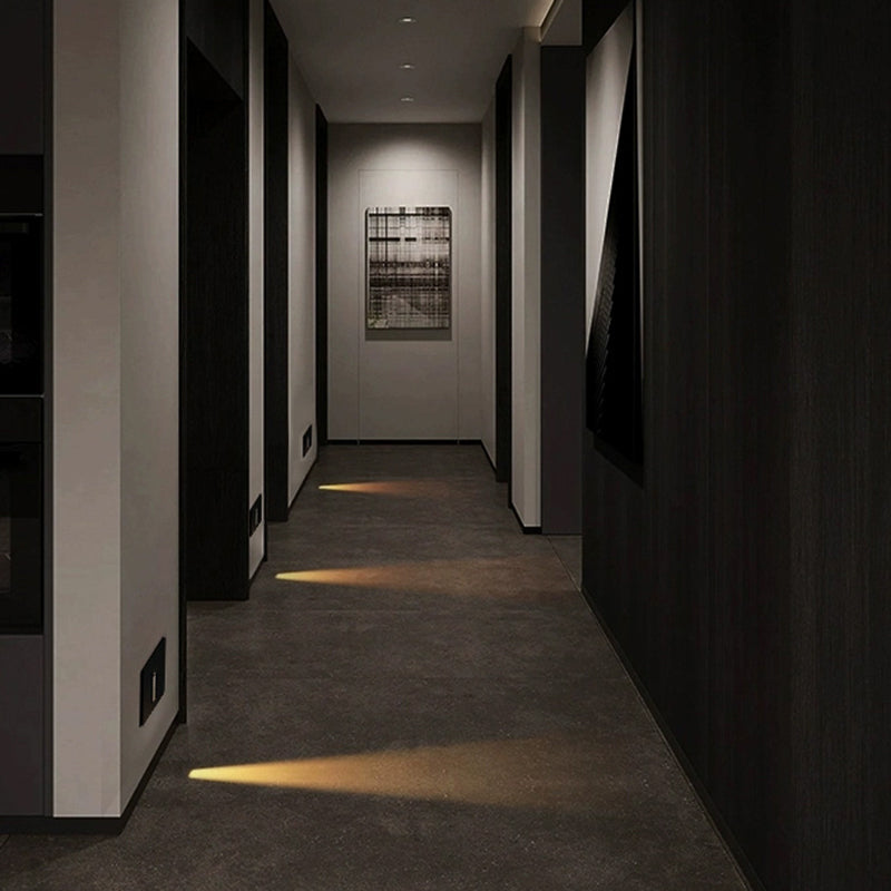 مصباح حائط LED مربع مدمج مقاوم للماء مصنوع من سبائك الألومنيوم والصلب بتصميم عصري بسيط للممرات 