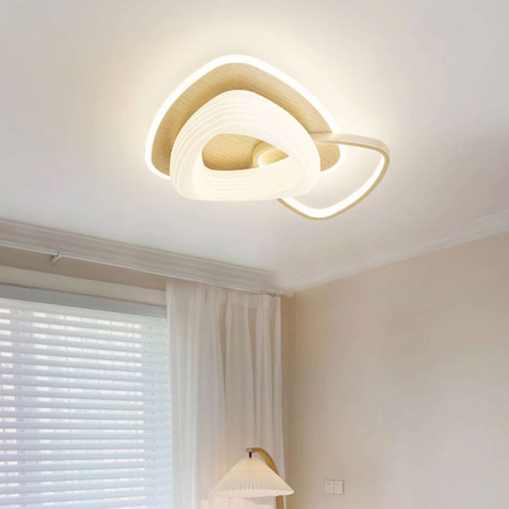 Zeitgenössische nordische Hardware PE Blume Dreieck Runde LED Deckenleuchte für Schlafzimmer 