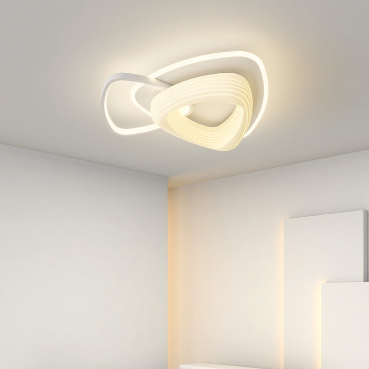 Zeitgenössische nordische Hardware PE Blume Dreieck Runde LED Deckenleuchte für Schlafzimmer 
