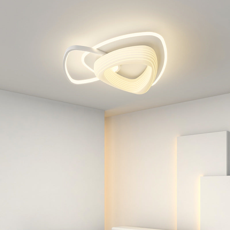 Lámpara de techo LED empotrada redonda con triángulo de flores PE de hardware nórdico contemporáneo para dormitorio 